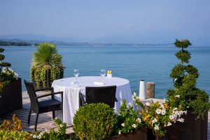 Ristorante cena romantica vista lago a Desenzano del Garda